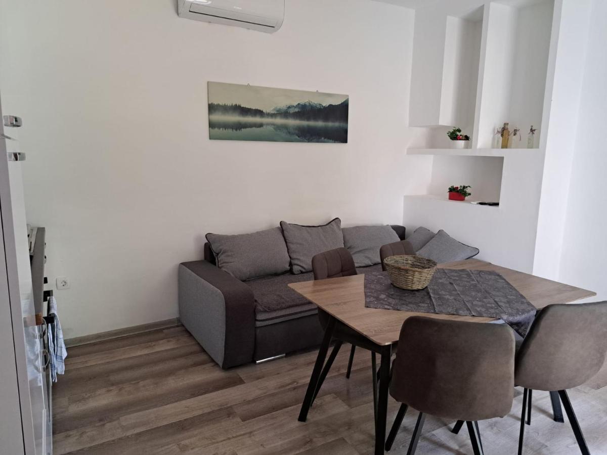 Apartment Ground Floor With Parking Erny Pula Ngoại thất bức ảnh