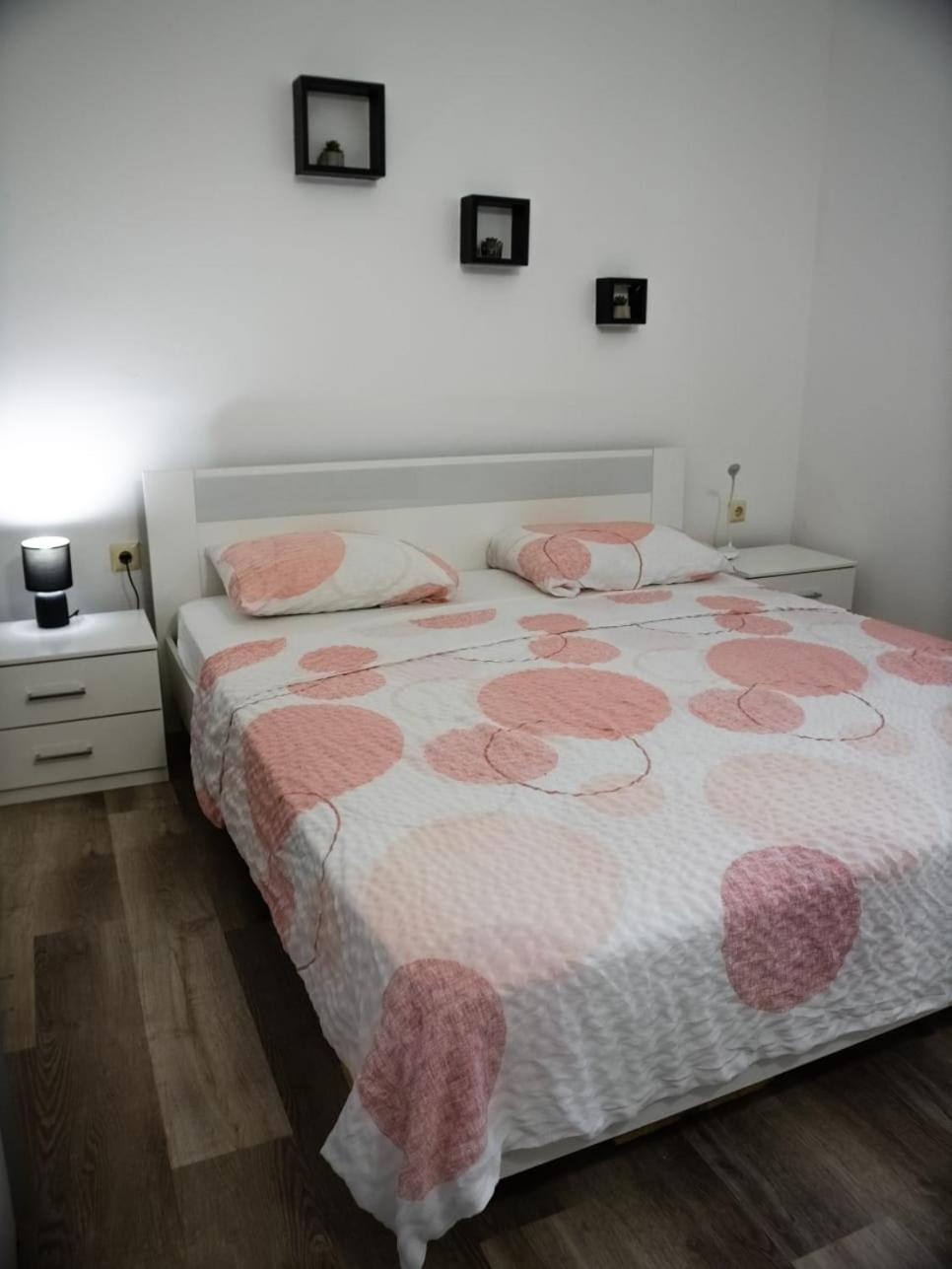 Apartment Ground Floor With Parking Erny Pula Ngoại thất bức ảnh
