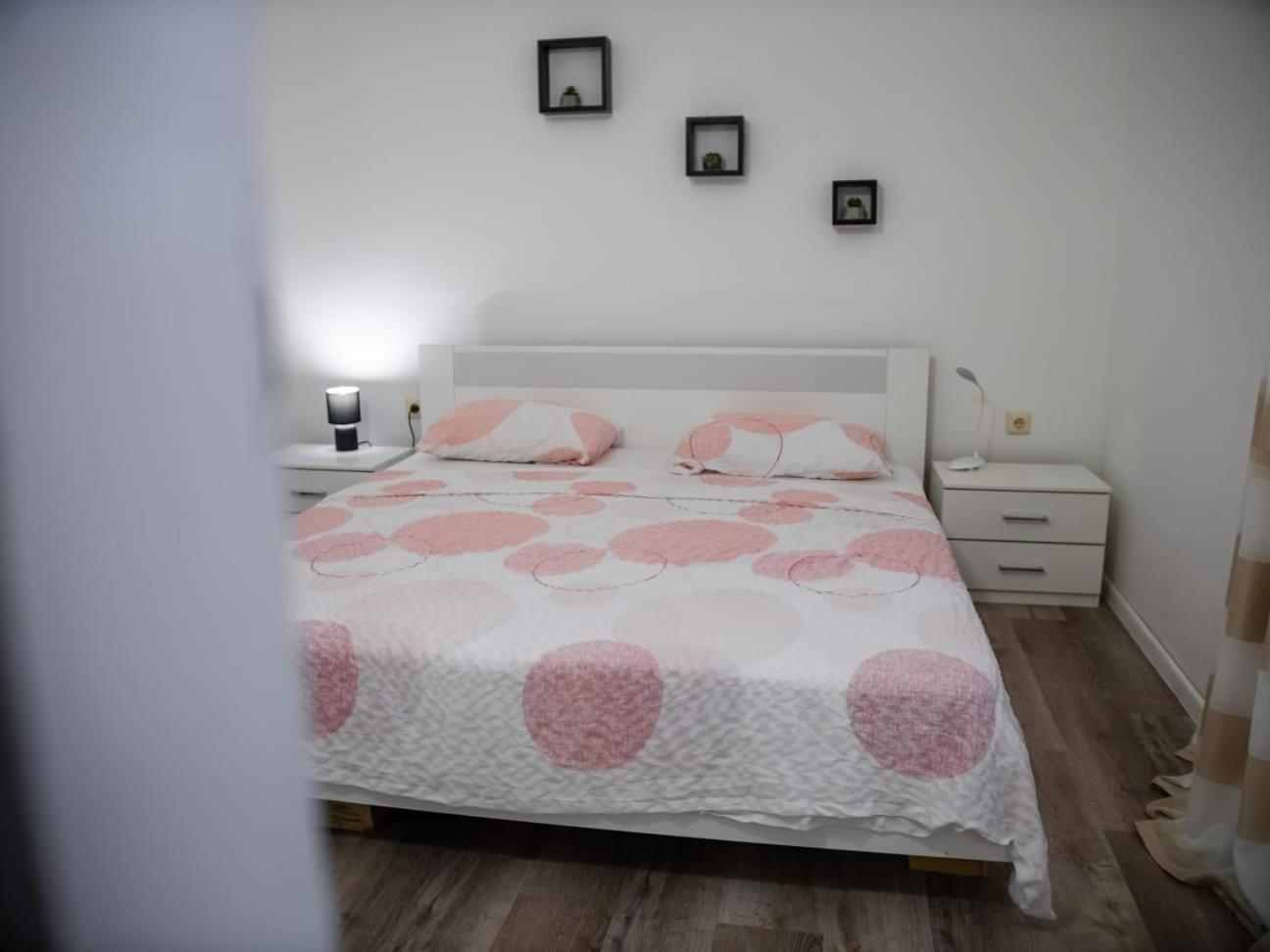 Apartment Ground Floor With Parking Erny Pula Ngoại thất bức ảnh