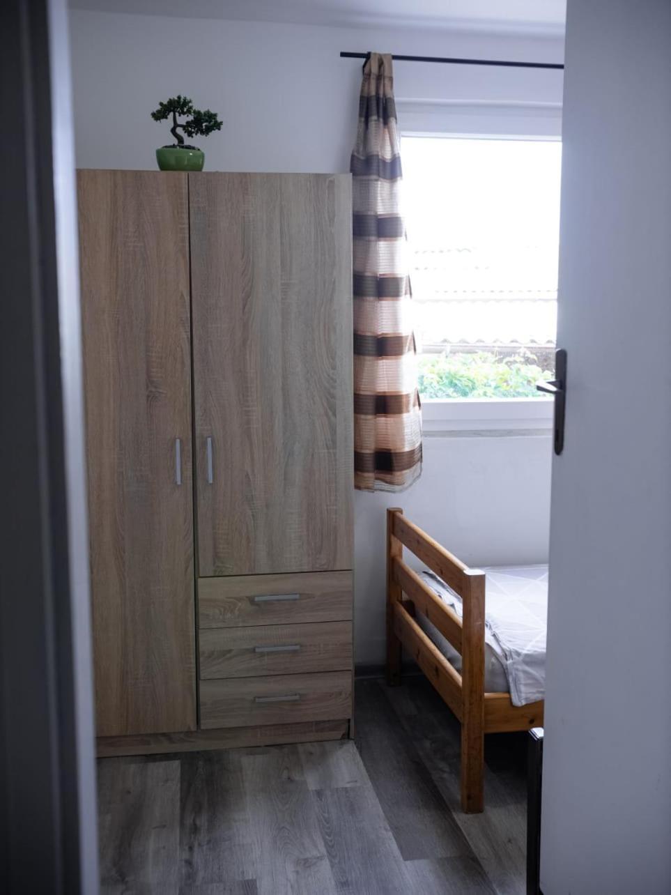 Apartment Ground Floor With Parking Erny Pula Ngoại thất bức ảnh