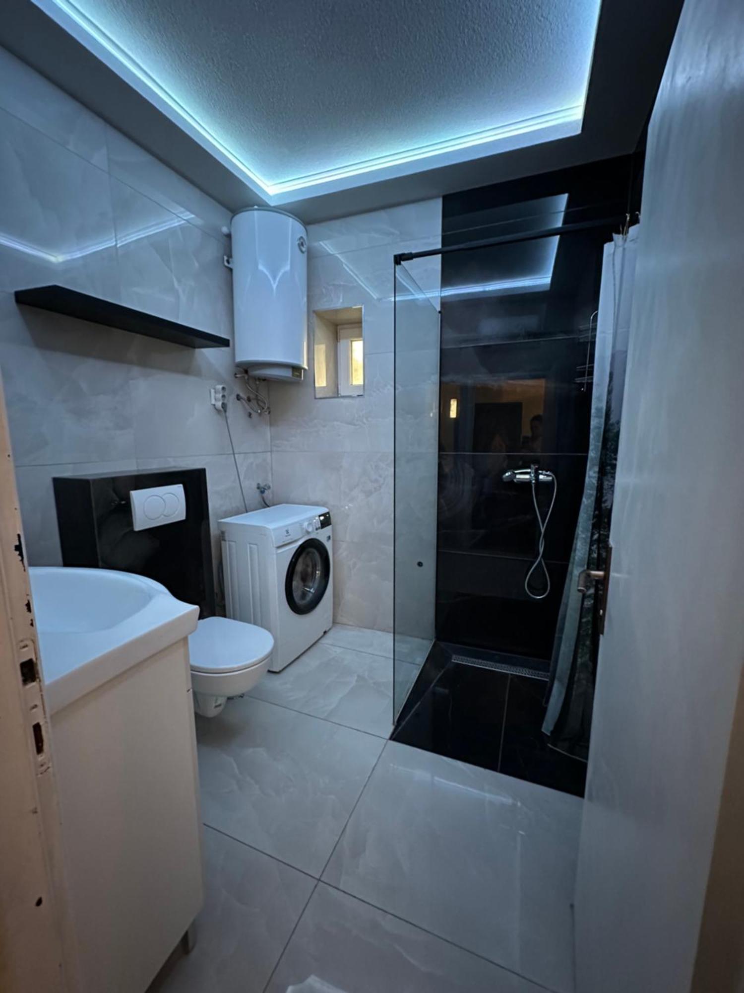 Apartment Ground Floor With Parking Erny Pula Ngoại thất bức ảnh