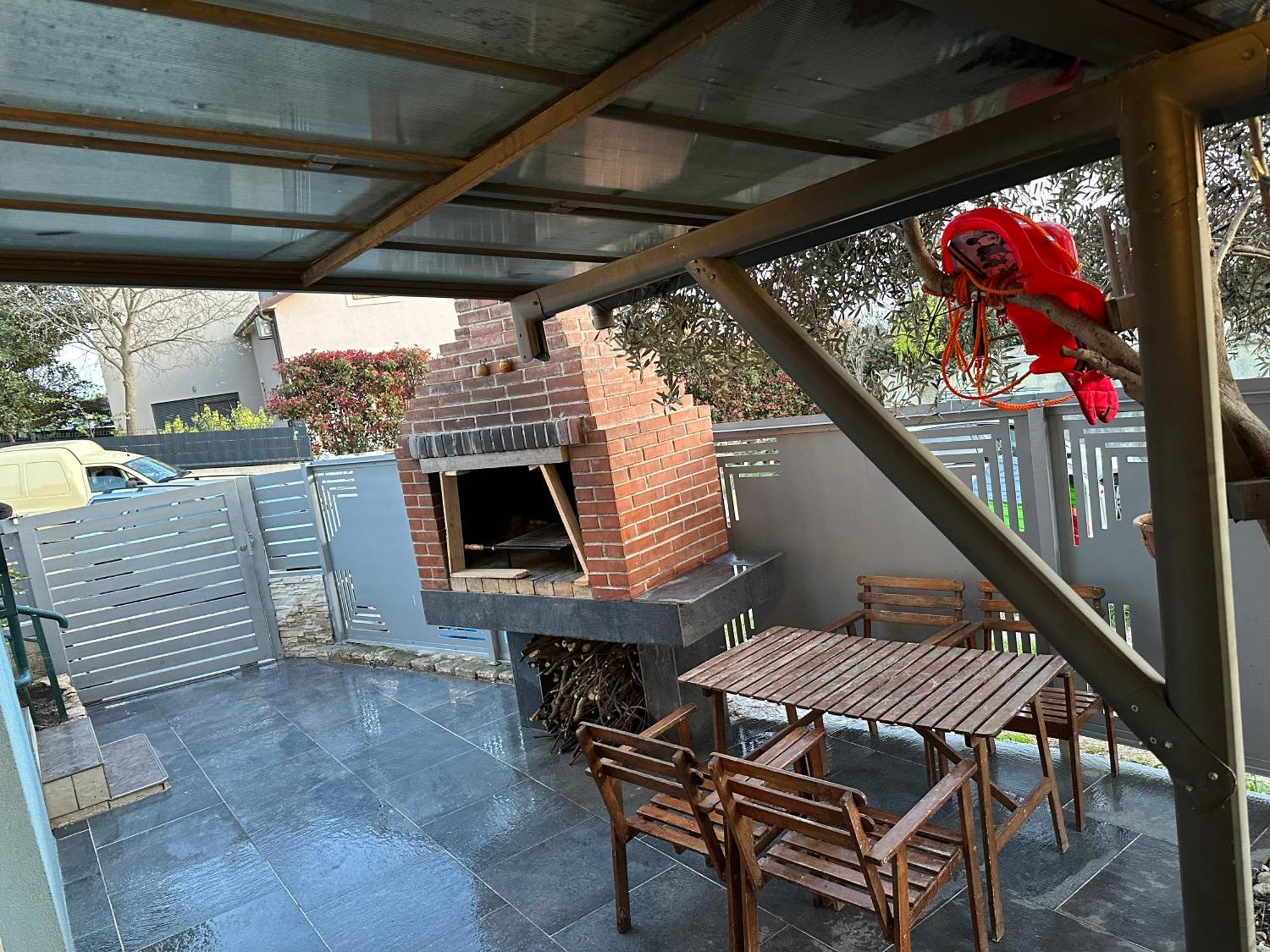 Apartment Ground Floor With Parking Erny Pula Ngoại thất bức ảnh